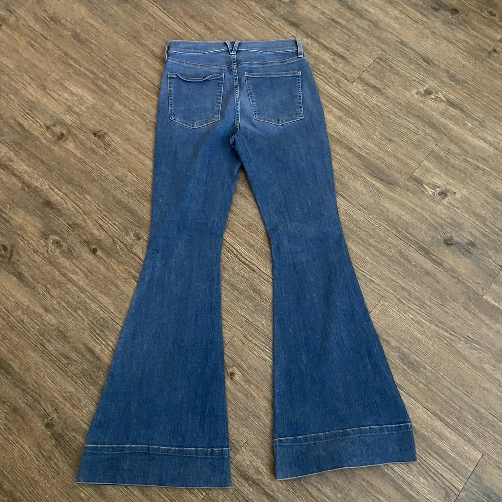 Veronica Beard Medium Wash High Rise Exaggerated Flare Sheridan Jeans Size 30